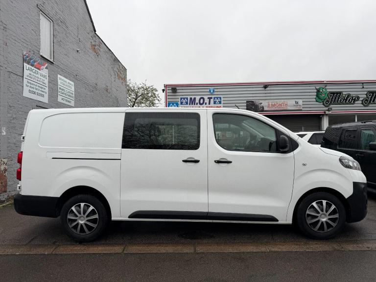 Vauxhall Vivaro 2.0 Turbo D 3100 6 Seat LWB Crew Van  DIESEL MANUAL 2020/70