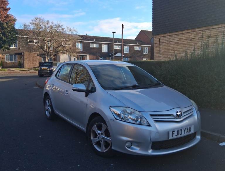 Toyota auris petrol automatic 1.6 5 doors ulez compliant 