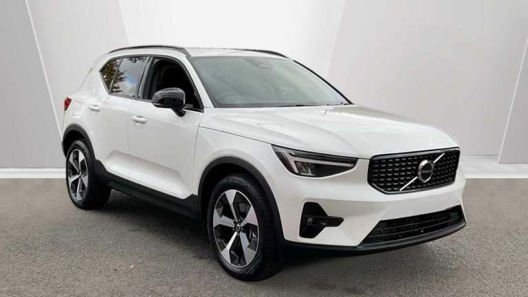 2026 Volvo XC40 2.0 B3 MHEV Plus Dark SUV 5dr Petrol Hybrid DCT Auto Euro 6 (s/s) (163 ps) ESTATE...