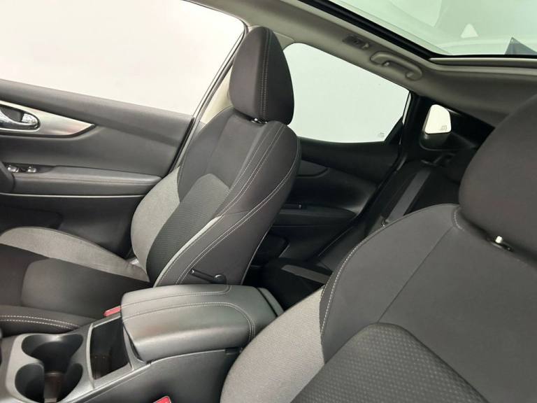 2019 Nissan Qashqai 1.3 DIG-T N-Connecta SUV 5dr Petrol Manual Euro 6 (s/s) (140 ps) F/S/H! HATCH...