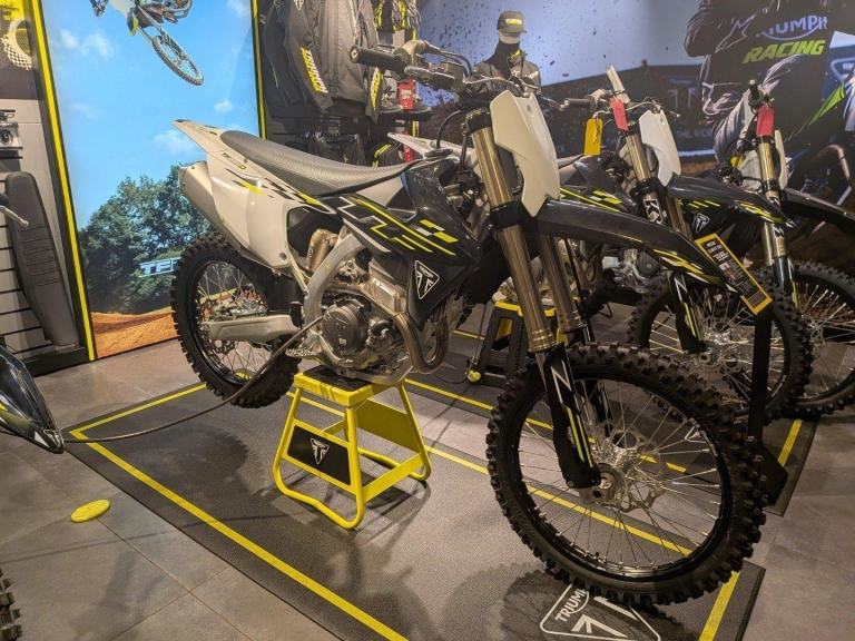 2026 TRIUMPH TF 250-X - MX - NOW WITH FREE AKRAPOVIC!