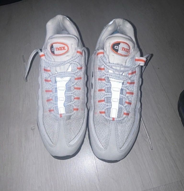 Great condition adult size 5.5