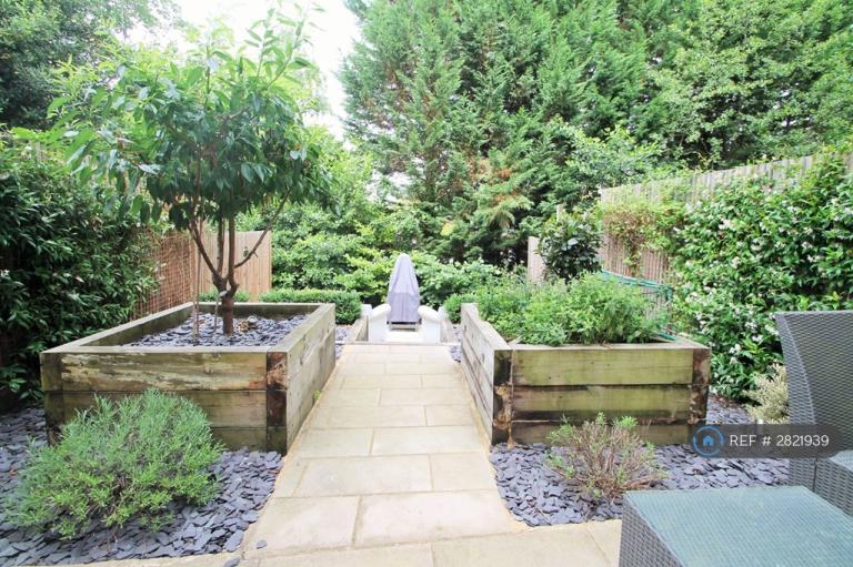 1 bedroom in Braybourne Close, Uxbridge, UB8 (#2821939)