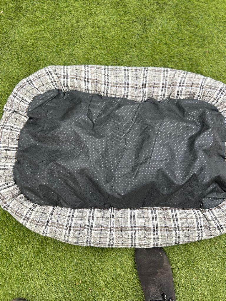 Small dog bed 