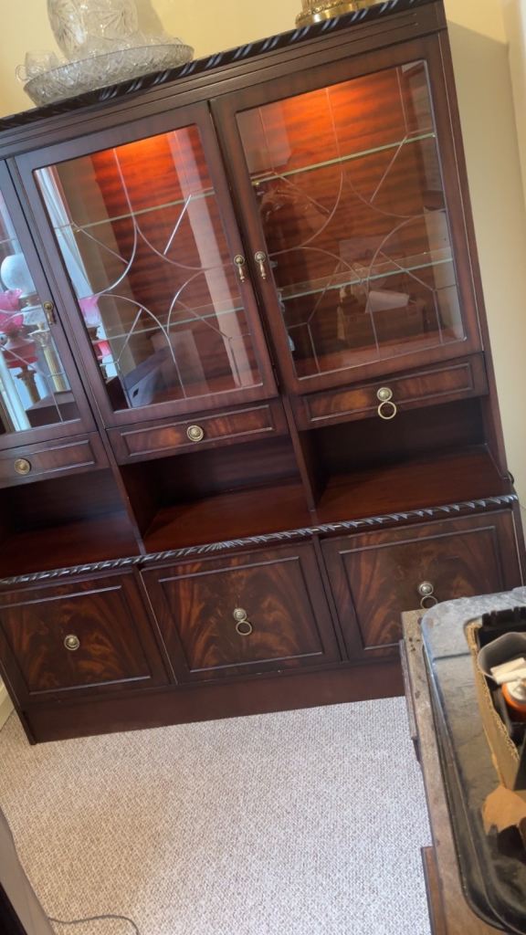 China cabinet 