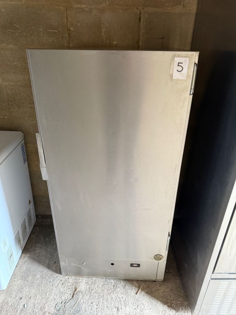 Commercial fish fridge cafe shop restaurant fish fridge fully serviced 