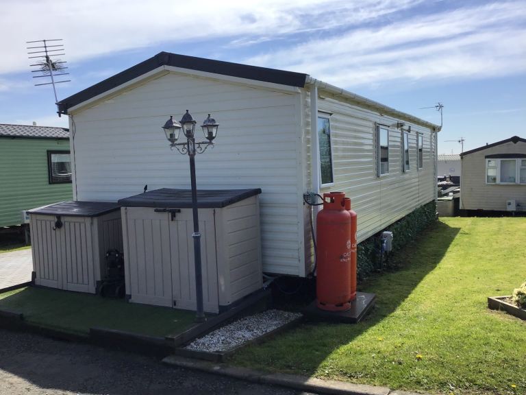 Caravan in Kilwinning Ayrshire 12 month park