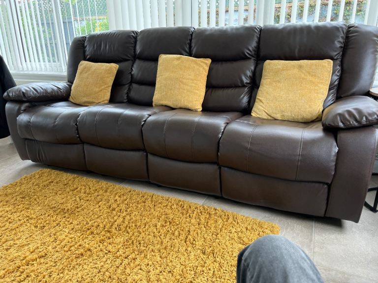 Settee 