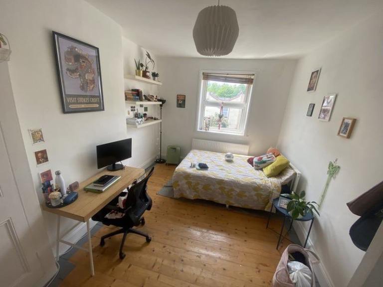 Bright double room available now (BS5, Bristol)