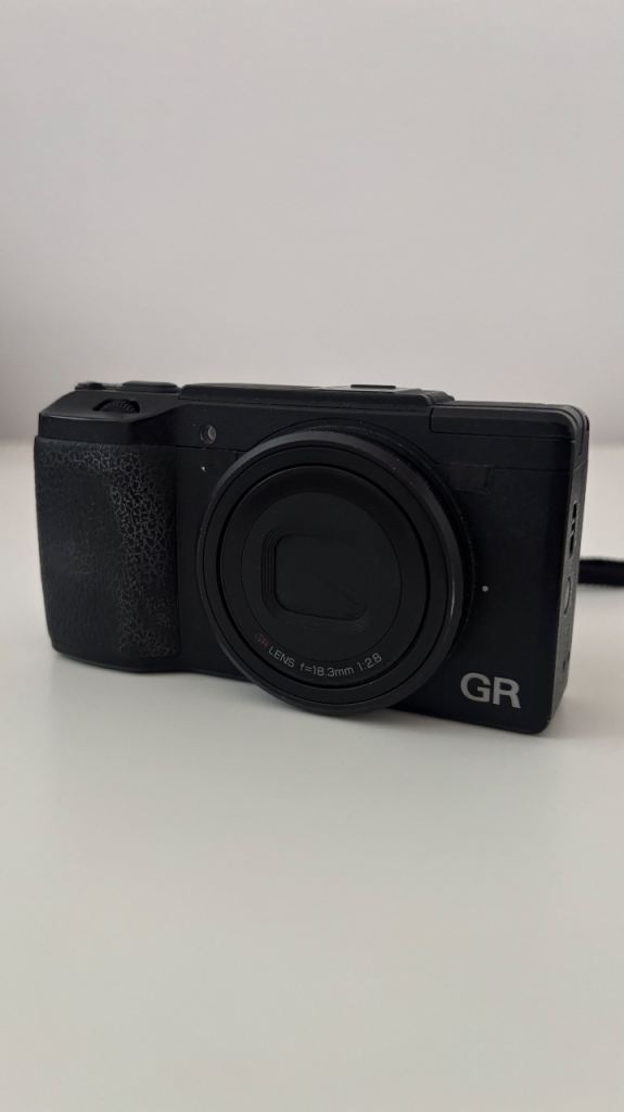Ricoh GR II - with accessories