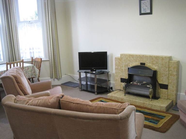 1 bed furnished flat to let.