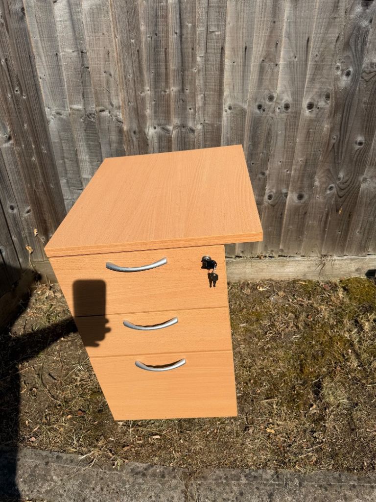 FREE Wooden 3-Drawer Office Pedestal with Lock and Keys