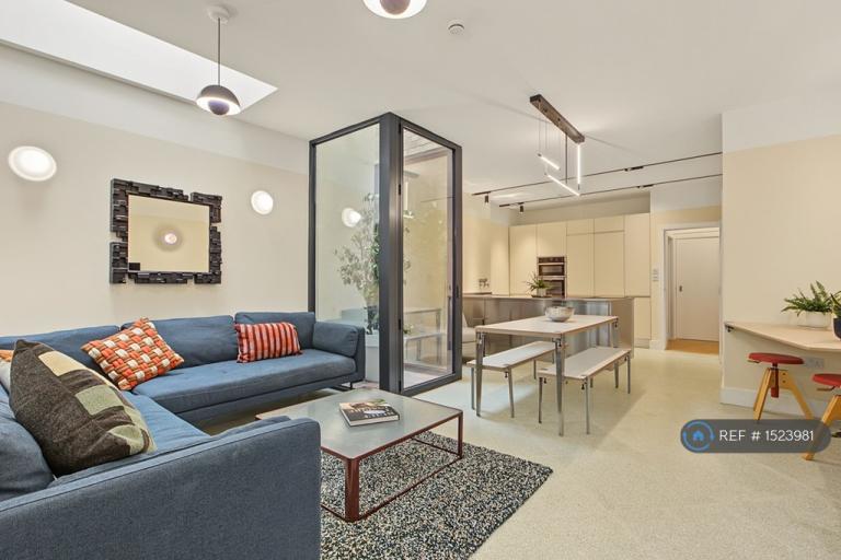 2 bedroom flat in Archway Road, London, N6 (2 bed) (#1523981)