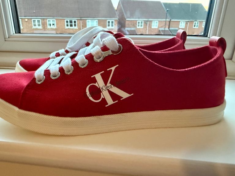 Calvin Klein Red Canvas Sneakers size6 uk 
