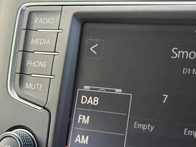 2015 Volkswagen Polo 1.2 TSI BlueMotion Tech SE DSG Euro 6 (s/s) 5dr HATCHBACK Petrol Automatic