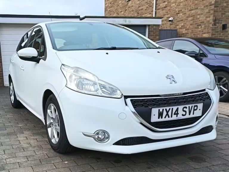 PEUGEOT 208 1.2 VTi Active 2014