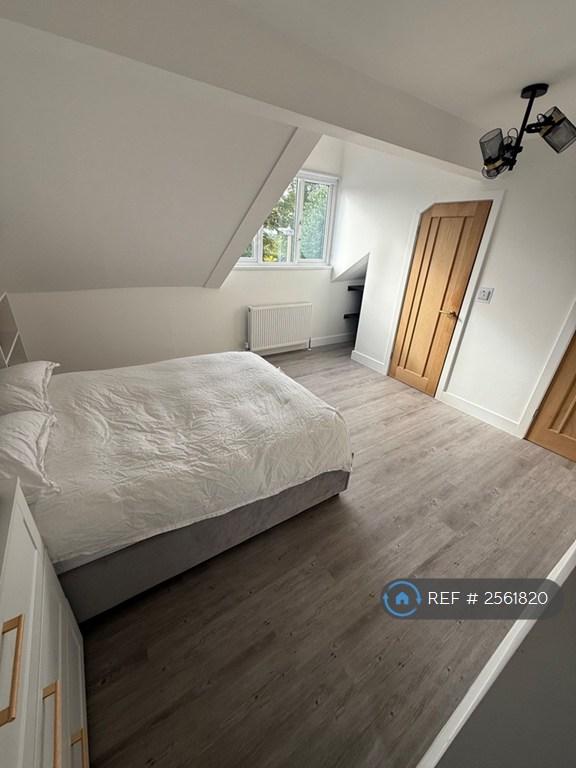 5 bedroom house in Knighton Road, Leicester, LE2 (5 bed) (#2561820)