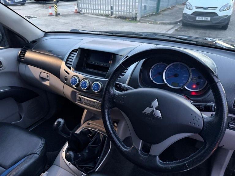 2006 06 MITSUBISHI L200 2.5 DI-D ANIMAL PICKUP 4DR DIESEL MANUAL 4WD (228 G/KM,