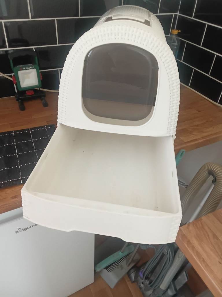 Cat litter  tray 