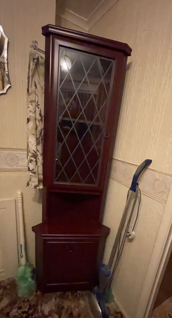 Free corner unit , small sideboard 