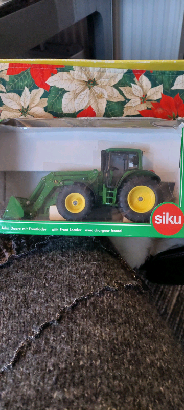 REDUCED  NEW Siku 3652 Farmer with Front Loader