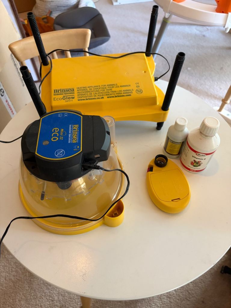 Brinsea Incubator, Chick Brooder & Egg Candler Bundle – £95
