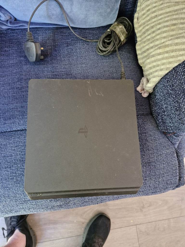 Sony PlayStation 4 Slim 1TB Console with FIFA 20