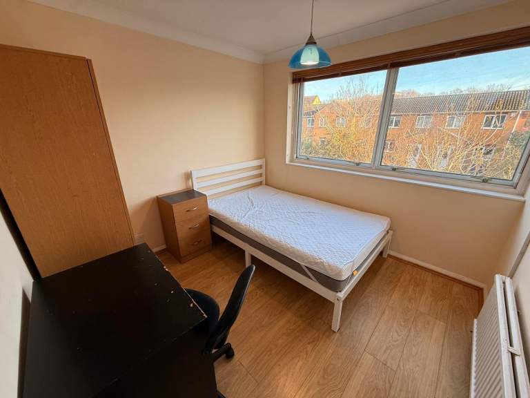 Double Room In CB1 *Home Cleaned Weekly*