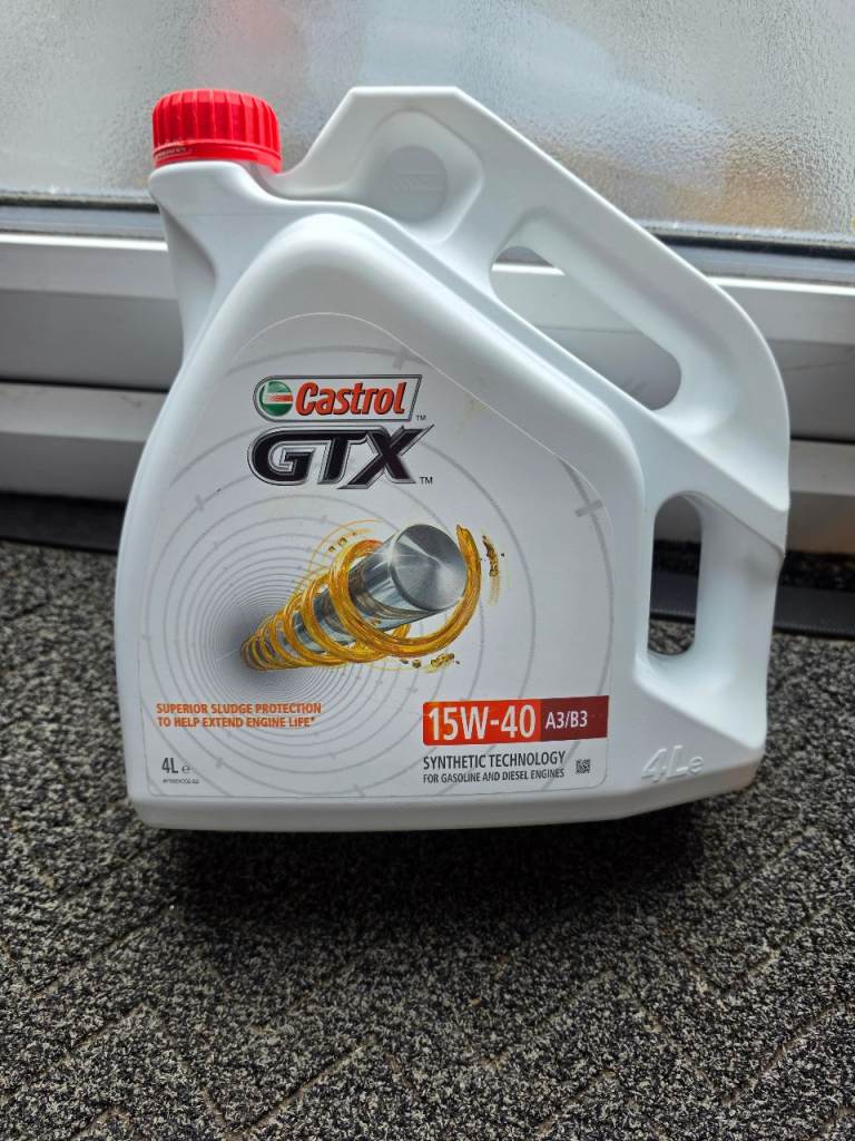 Car Oils Castrol GTX 15w-40 & Castrol GTX 10-40