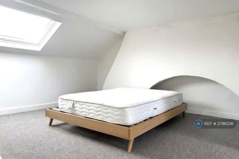 1 bedroom in Vale Road, Ramsgate, CT11 (#2798206)