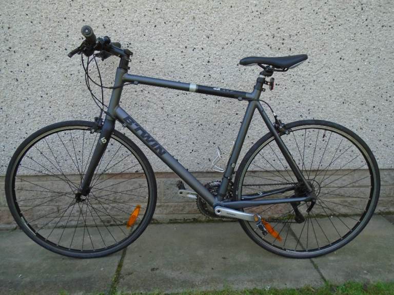 B twin FIT 5 road bike, 22.5 inch lightweight frame, 28 inch wheels, 27 ...