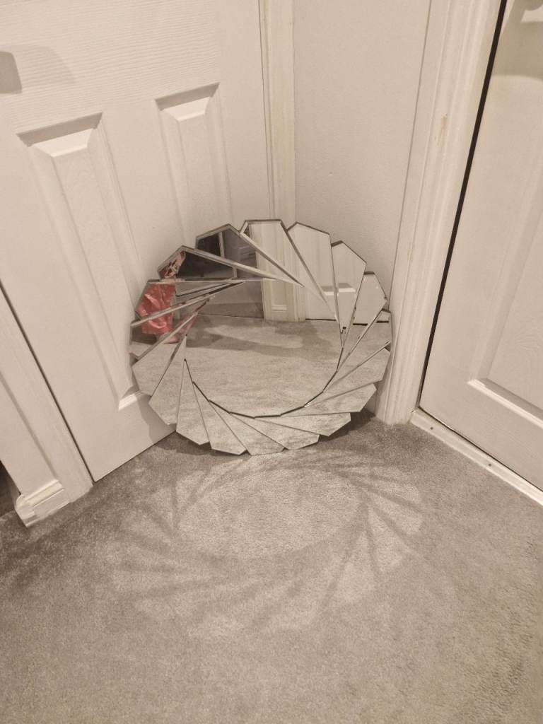 Round Mirror 60cm x 60cm.