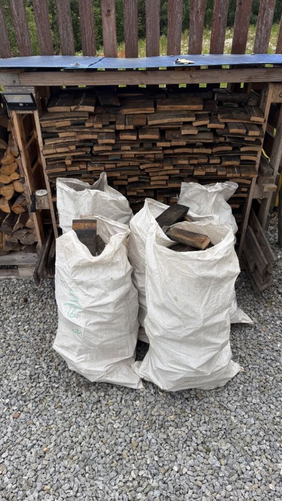 Whisky Cask Staves – Dried, Ready to Burn