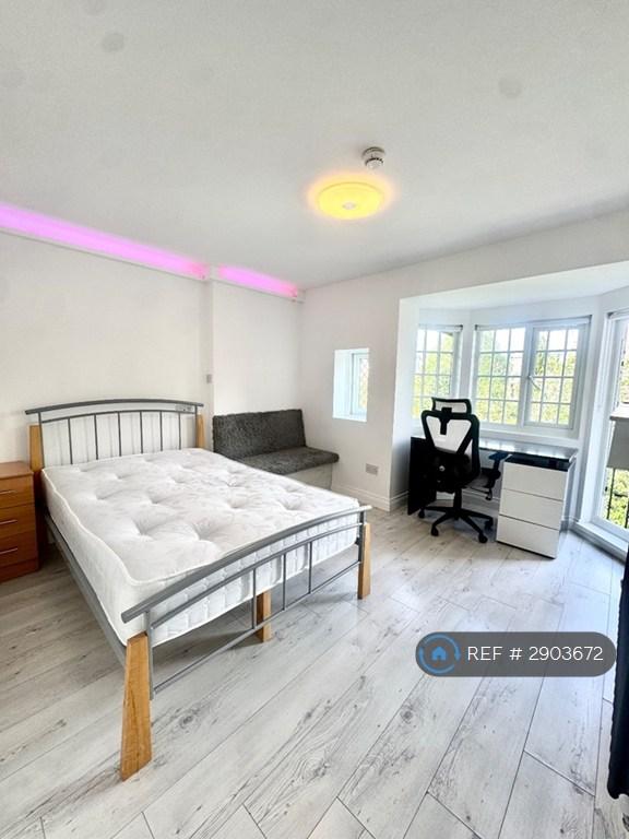 Studio flat in Studio Available Now - Pearson Park Apartments, Hull, HU5 (#2903672)