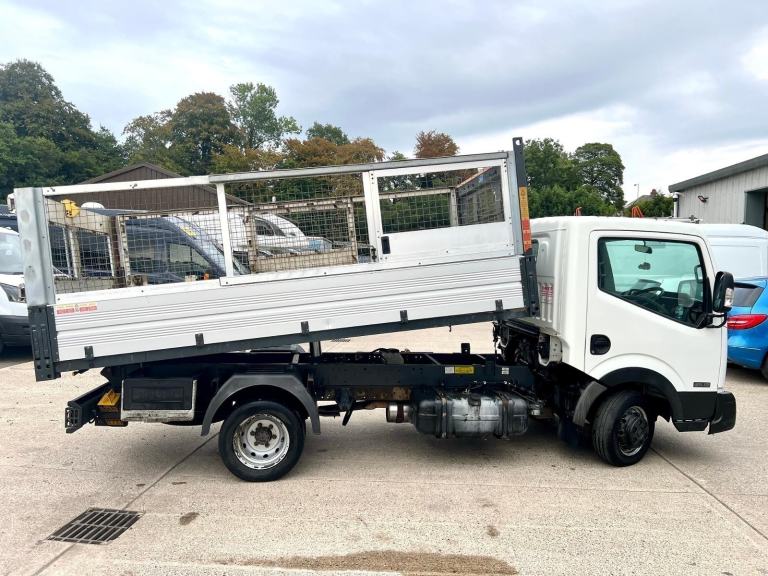 Nissan NT400 Cabstar 35 3.0 130dci LWB Caged Tipper 2017/17 Registration 