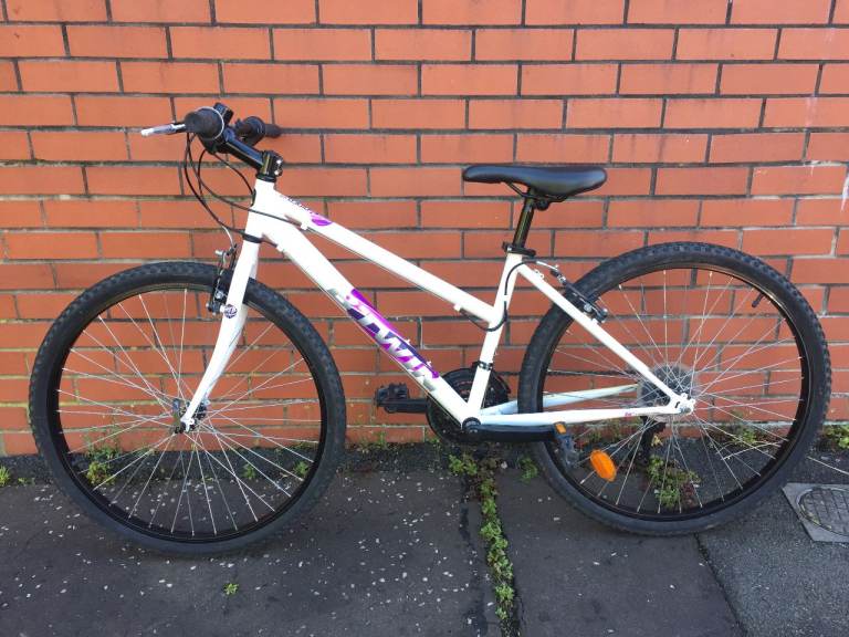 Ladies Teens mountain bike used few times only fully working