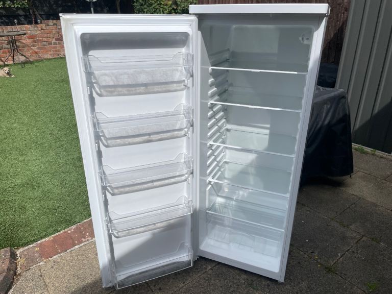 High One Freestanding Fridge Freezer – Good Condition, White