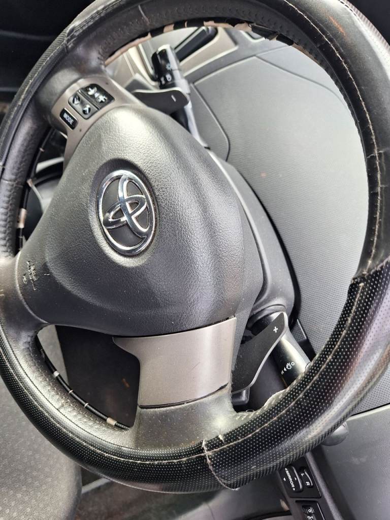 Toyota, YARIS, Hatchback, 2011, Semi-Auto, 1329 (cc), 5 doors