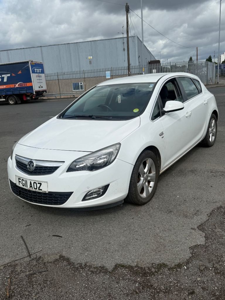 Vauxhall, ASTRA, Hatchback, 2011, Manual, 1686 (cc), 5 doors