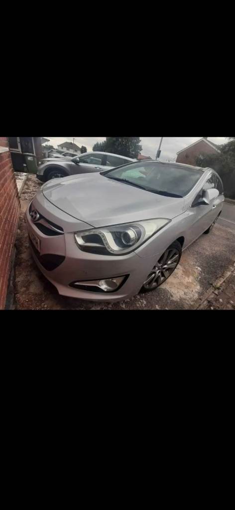 Hyundai i40 for spares or repair