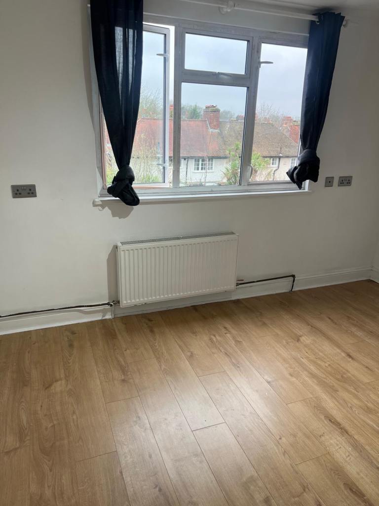 One bedroom flat in Streatham Hill. Inclusive of all bills £1600pcm. SW2 3TS.