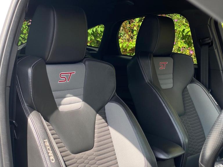 2015 Ford Focus 2.0T EcoBoost ST-2 5dr HATCHBACK PETROL Manual