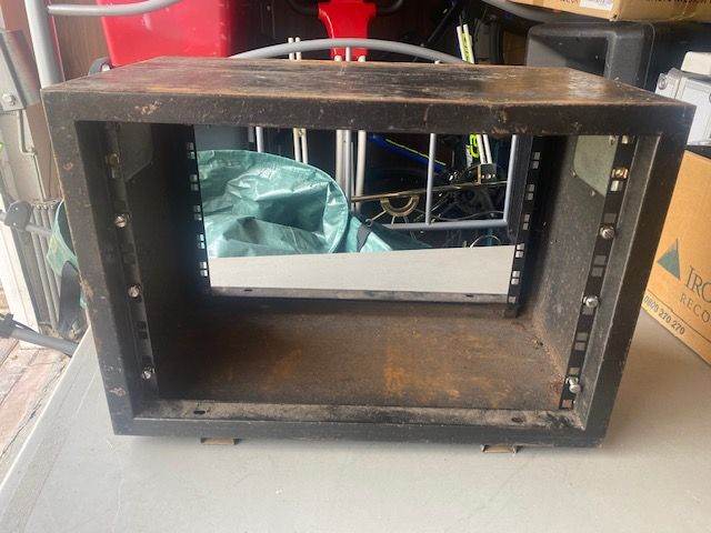 FLIGHT CASE - METAL - 6u SIZE OPEN ENDED TYPE CASE - ONLY £20