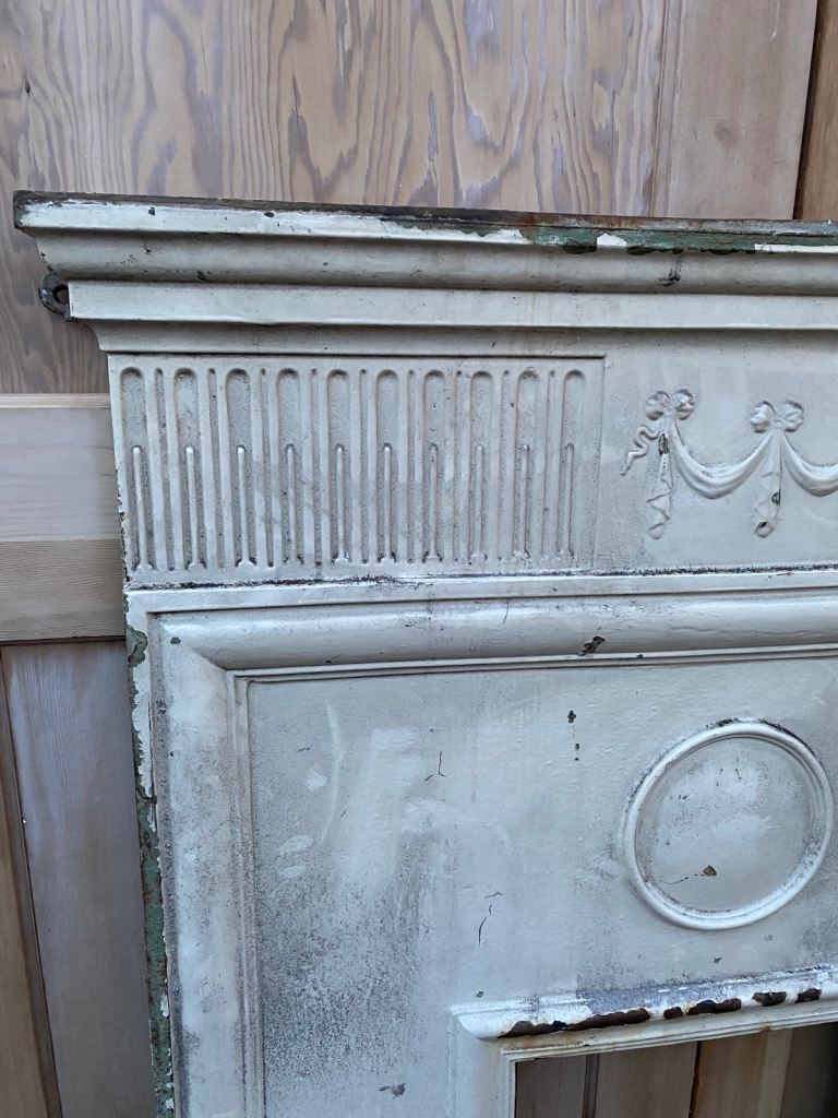 Large Victorian / Edwardian cast iron fireplace 