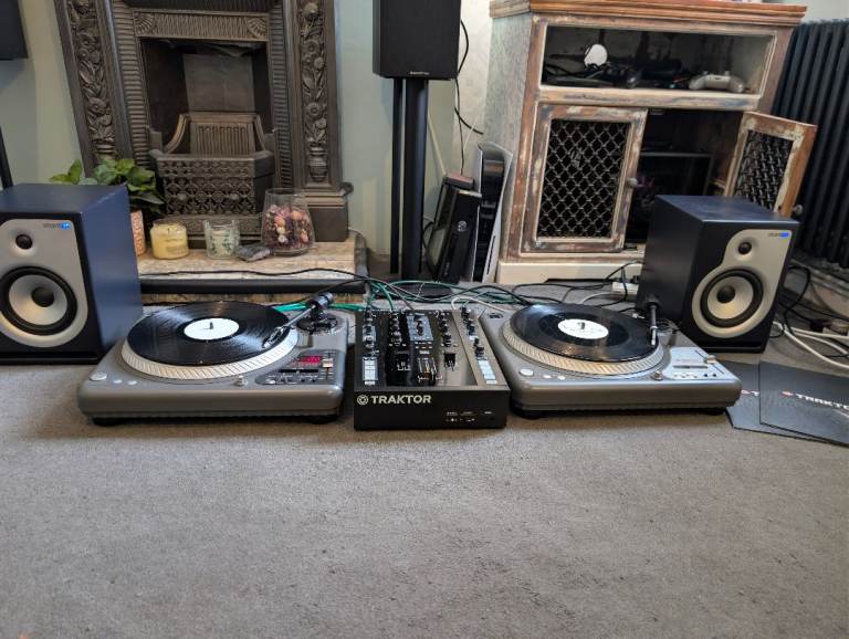 Vestax DJ Decks setup