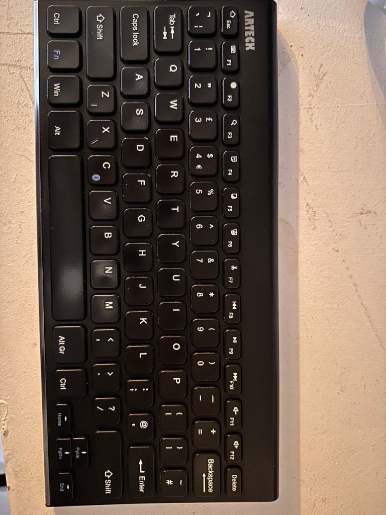 Bluetooth Keyboard, Portable Multi-Device for iOS, Android, Windows iPad Tablet PC Smartphone