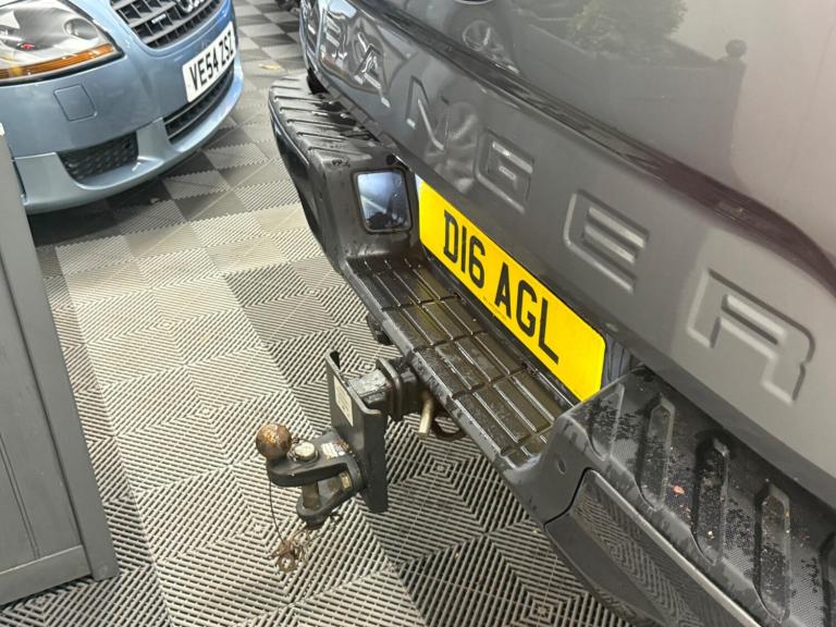 2025 Land Rover Defender 3.0 D350 Hard Top X-Dynamic HSE Auto PANEL VAN DIESEL Automatic