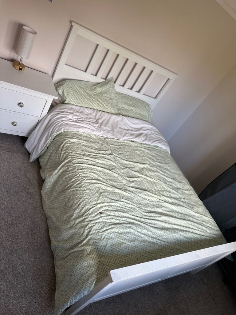 Double Room to let preferably female