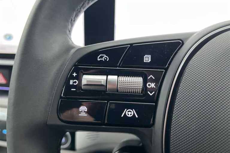 2025 Hyundai IONIQ 6 77.4kWh Ultimate Saloon 4dr Electric Auto (228 ps) Saloon Electric Automatic