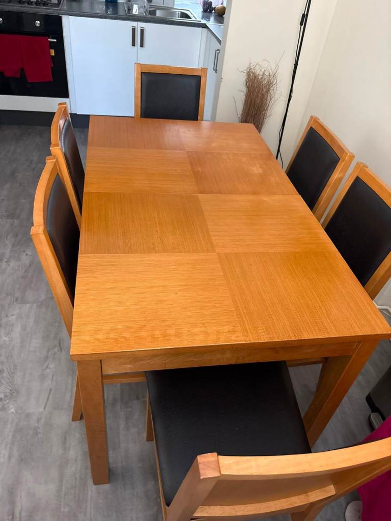 FREE EXTENDABLE TABLE AND 6 CHAIRS